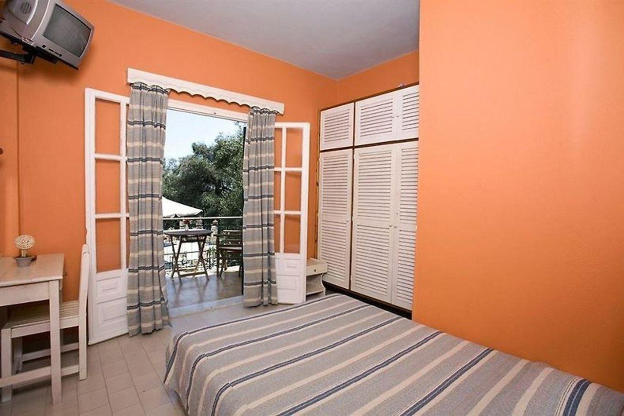 Yannis Servos Barbati Apartments Dış mekan fotoğraf